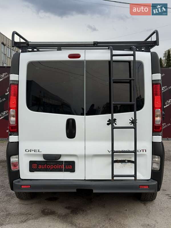 Минивэн Opel Vivaro 2011 в Сумах