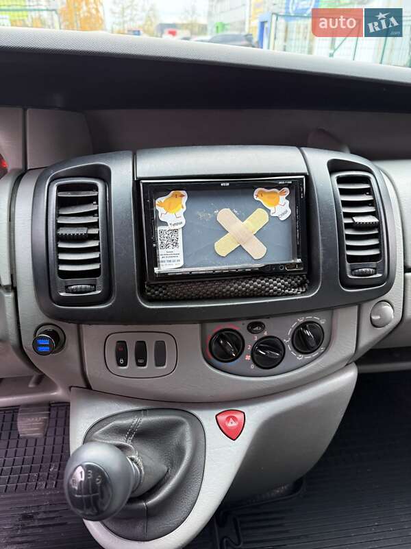 Минивэн Opel Vivaro 2011 в Сумах