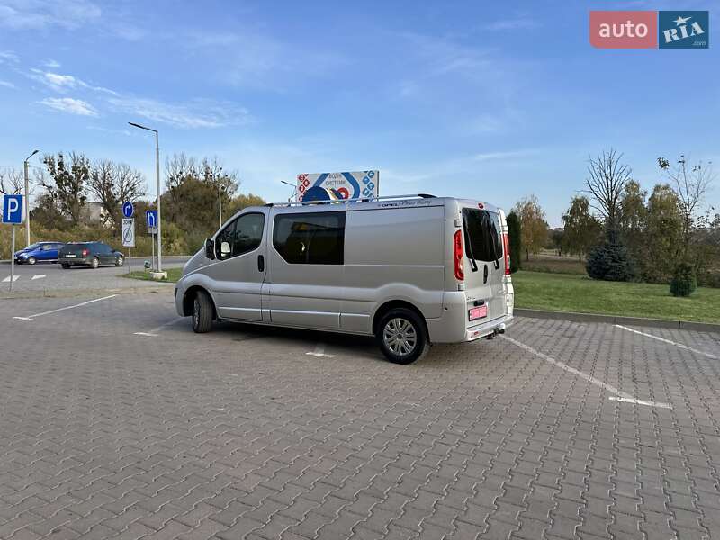 Минивэн Opel Vivaro 2013 в Дубно