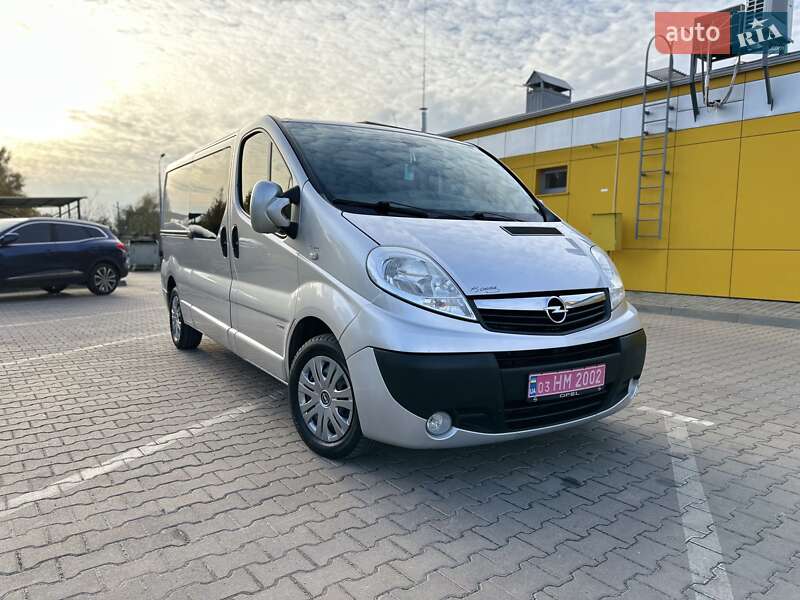 Минивэн Opel Vivaro 2013 в Дубно
