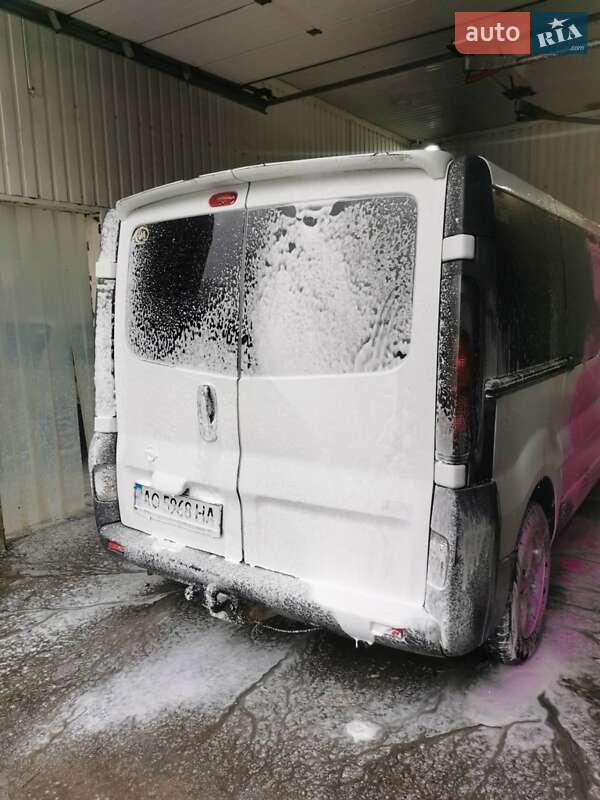 Минивэн Opel Vivaro 2004 в Хмельнике