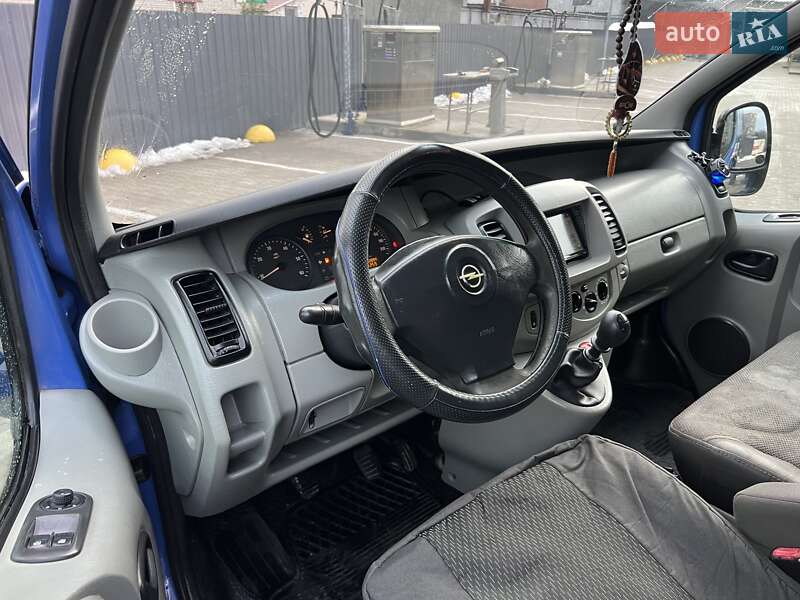 Мінівен Opel Vivaro 2003 в Шептицькому