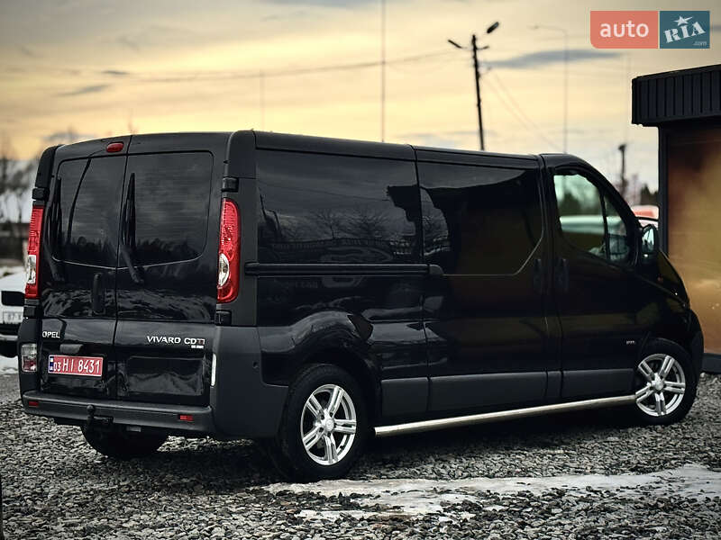 Минивэн Opel Vivaro 2012 в Стрые