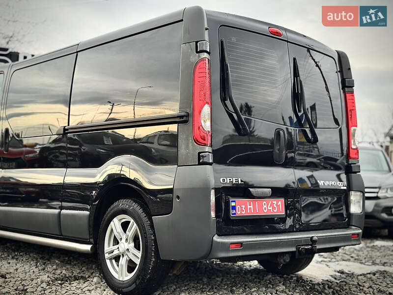 Минивэн Opel Vivaro 2012 в Стрые
