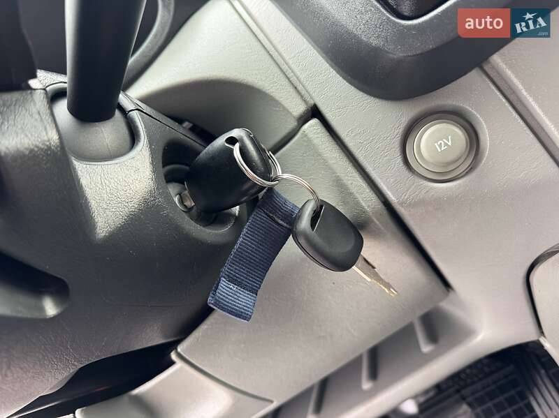 Минивэн Opel Vivaro 2012 в Стрые