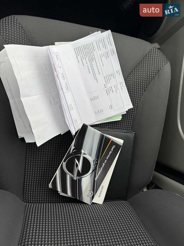 Минивэн Opel Vivaro 2012 в Стрые