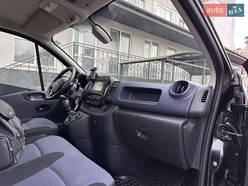 Мінівен Opel Vivaro 2017 в Дубні