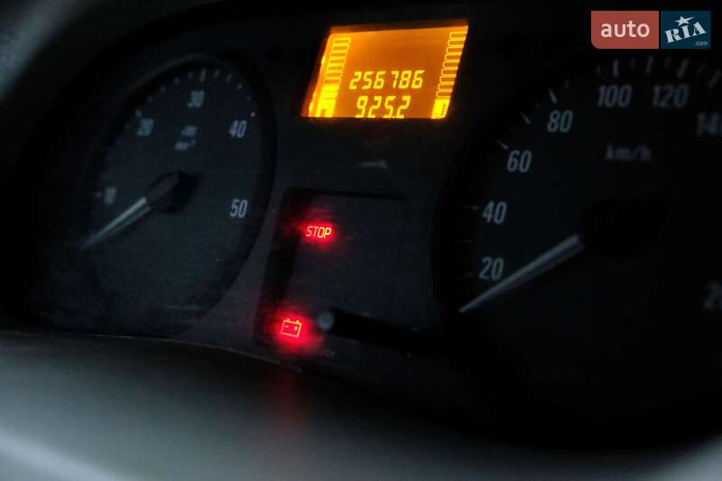 Грузовой фургон Opel Vivaro 2007 в Киеве