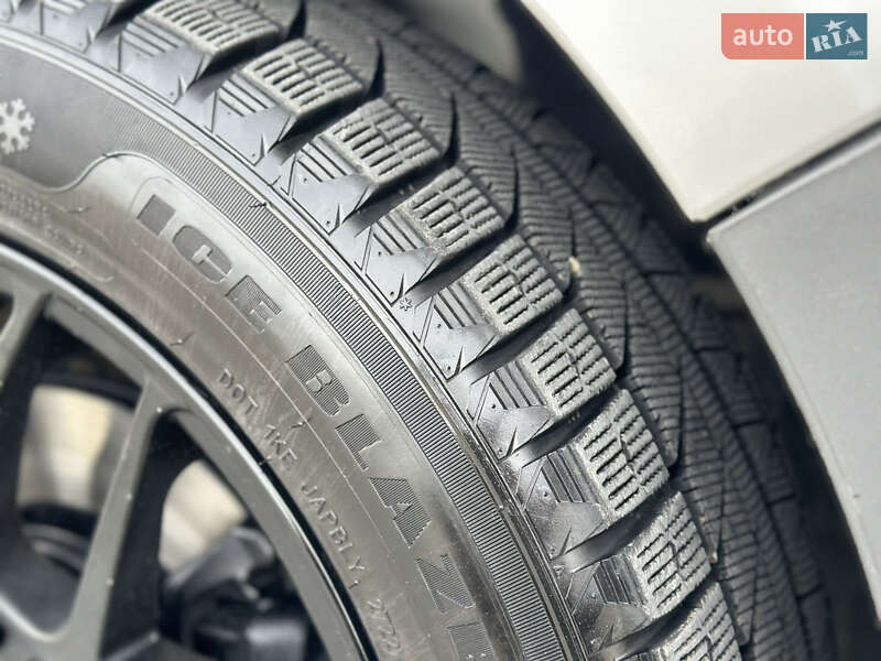 Мінівен Opel Vivaro 2013 в Чернівцях