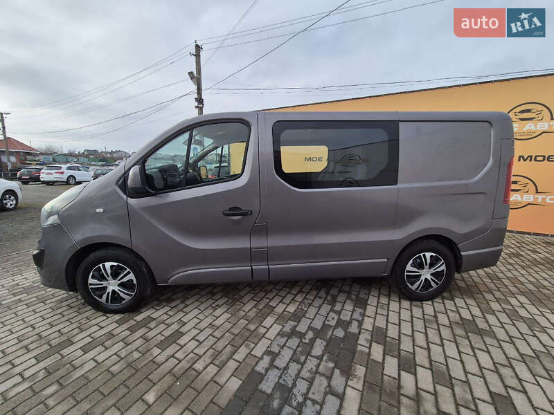 Грузовой фургон Opel Vivaro 2015 в Ровно