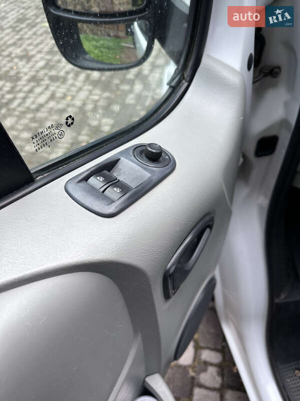 Минивэн Opel Vivaro 2010 в Самборе