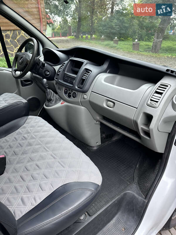 Минивэн Opel Vivaro 2010 в Самборе