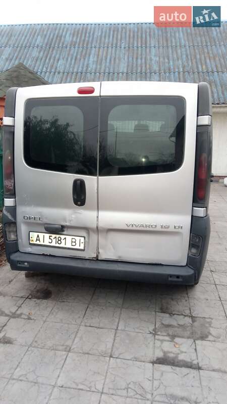 Вантажний фургон Opel Vivaro 2002 в Баришівка