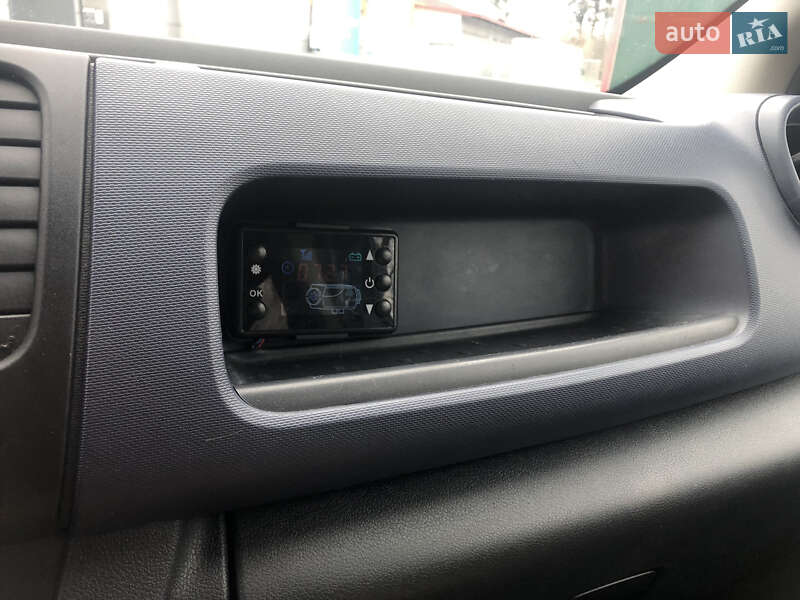 Минивэн Opel Vivaro 2014 в Львове