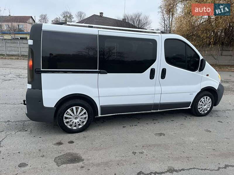 Минивэн Opel Vivaro 2001 в Теофиполе