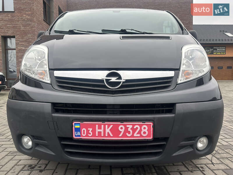 Грузовой фургон Opel Vivaro 2012 в Ровно