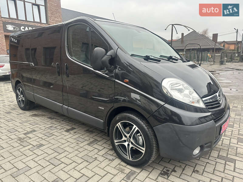 Грузовой фургон Opel Vivaro 2012 в Ровно