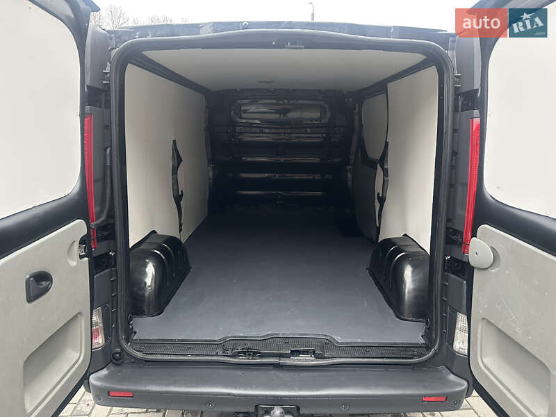 Грузовой фургон Opel Vivaro 2012 в Ровно