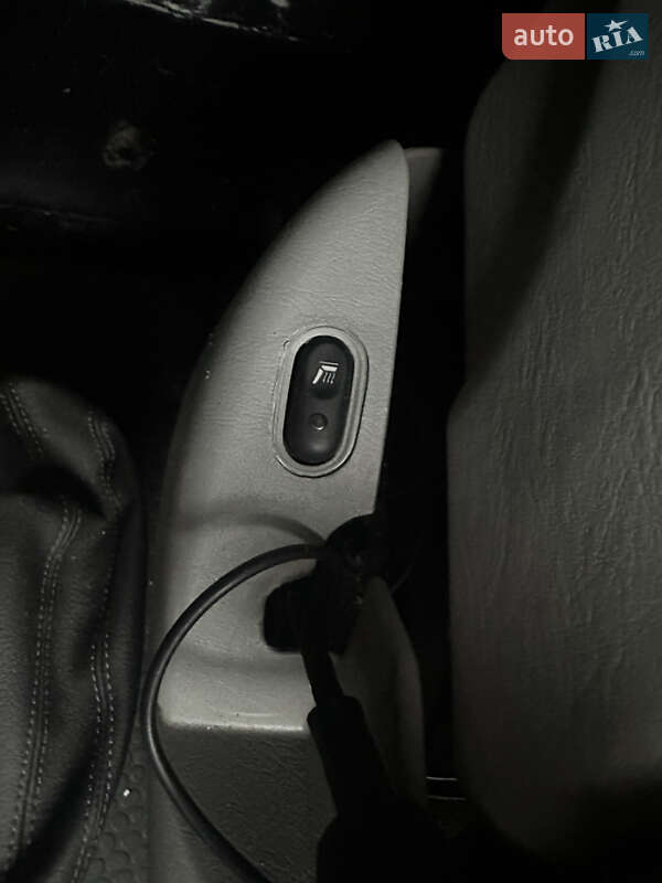 Грузовой фургон Opel Vivaro 2012 в Ровно