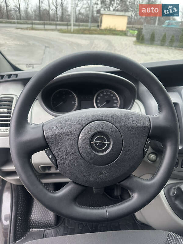 Грузовой фургон Opel Vivaro 2012 в Ровно