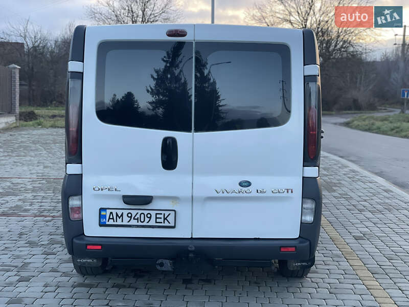 Минивэн Opel Vivaro 2006 в Староконстантинове