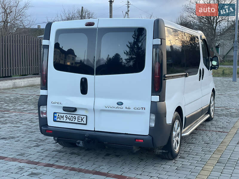 Минивэн Opel Vivaro 2006 в Староконстантинове