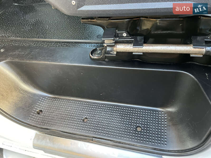 Минивэн Opel Vivaro 2006 в Староконстантинове