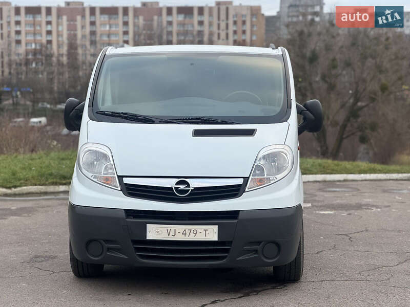 Минивэн Opel Vivaro 2014 в Ровно