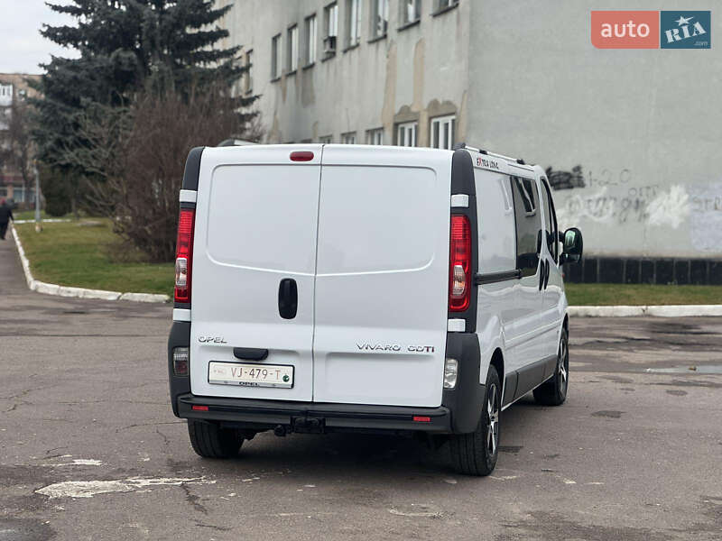 Минивэн Opel Vivaro 2014 в Ровно
