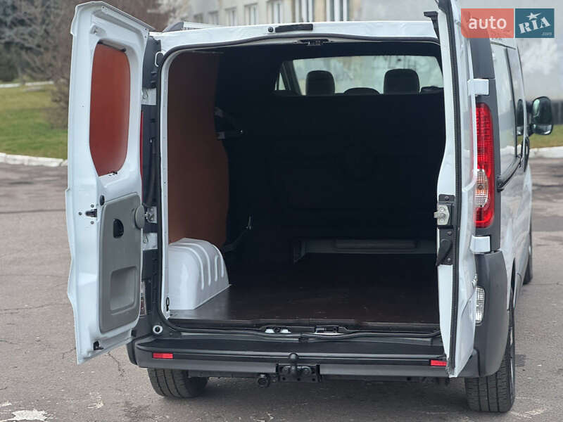Минивэн Opel Vivaro 2014 в Ровно