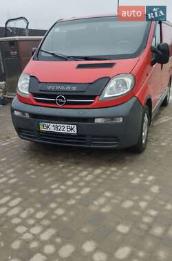 Грузопассажирский фургон Opel Vivaro 2002 в Подволочиске