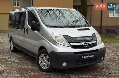 Минивэн Opel Vivaro 2011 в Тячеве