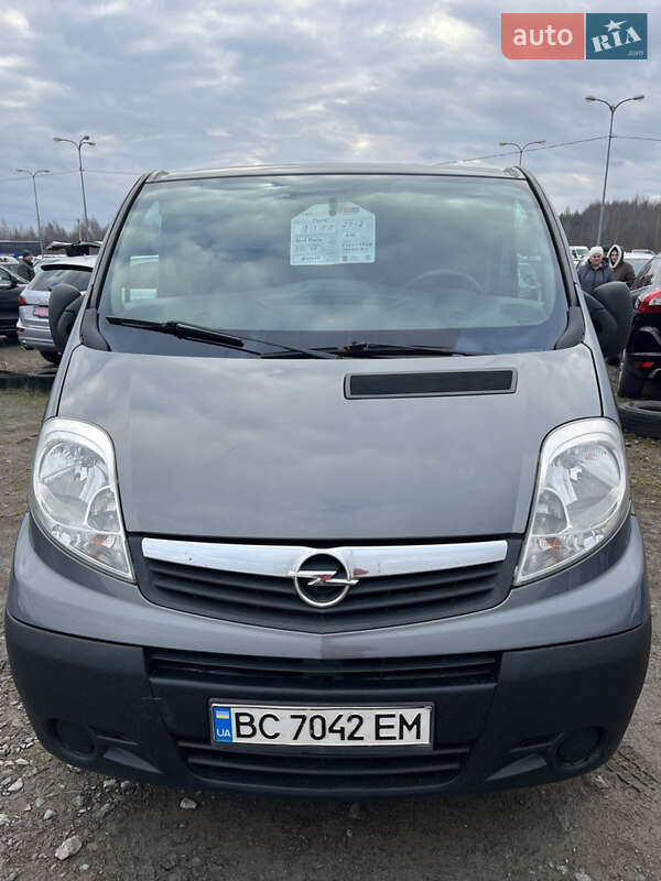 Opel Vivaro 2012