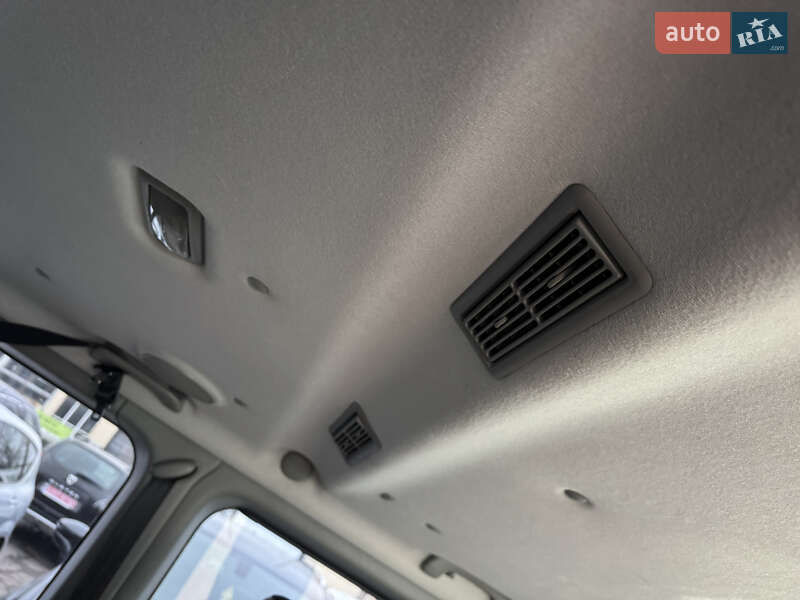 Мінівен Opel Vivaro 2008 в Рівному