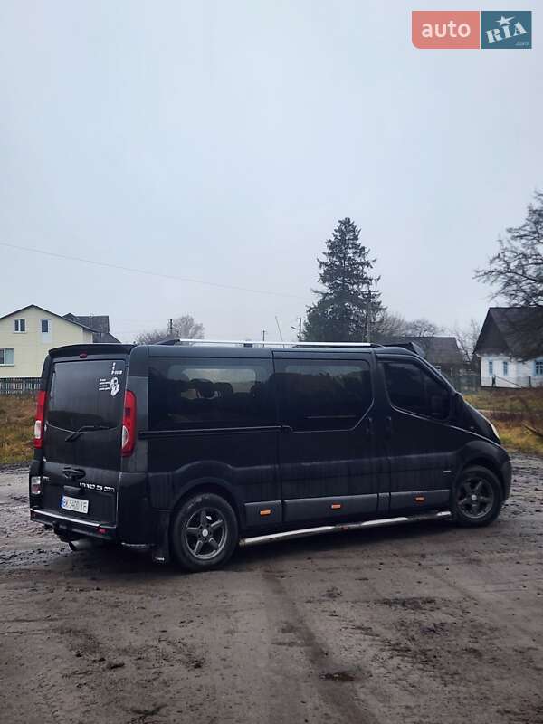 Мінівен Opel Vivaro 2007 в Острозі