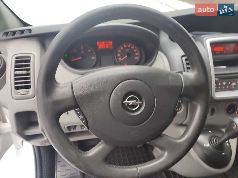 Мінівен Opel Vivaro 2011 в Дубні фото 17 Мінівен Opel Vivaro 2011 в Дубні