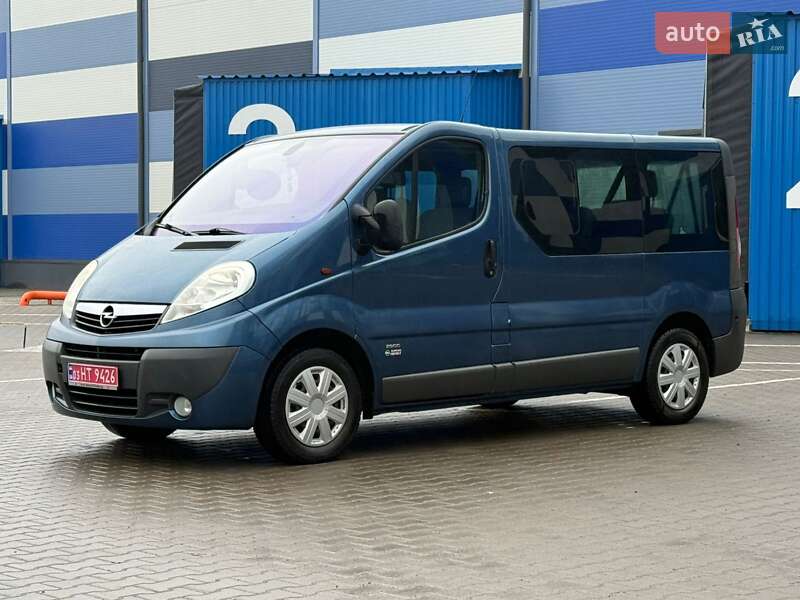 Мінівен Opel Vivaro 2009 в Карлівці