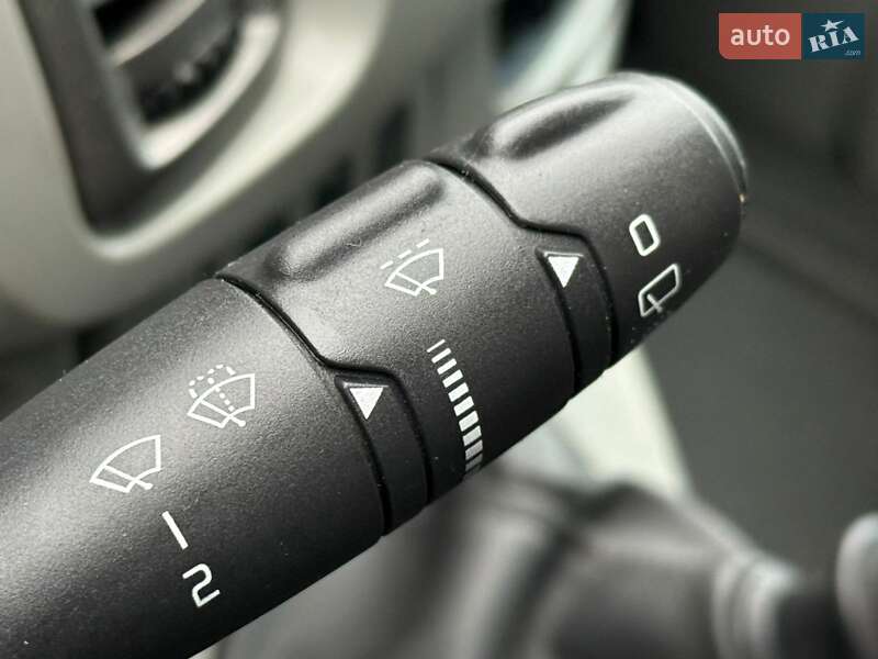 Мінівен Opel Vivaro 2009 в Карлівці