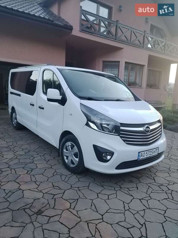 Мінівен Opel Vivaro 2015 в Нересниці