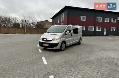 Вантажопасажирський фургон Opel Vivaro 2013 в Дубні