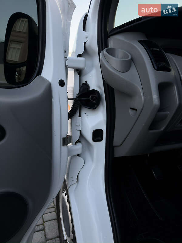 Минивэн Opel Vivaro 2007 в Черновцах фото 33 Минивэн Opel Vivaro 2007 в Черновцах