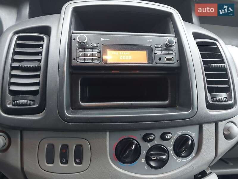 Грузопассажирский фургон Opel Vivaro 2013 в Жидачове