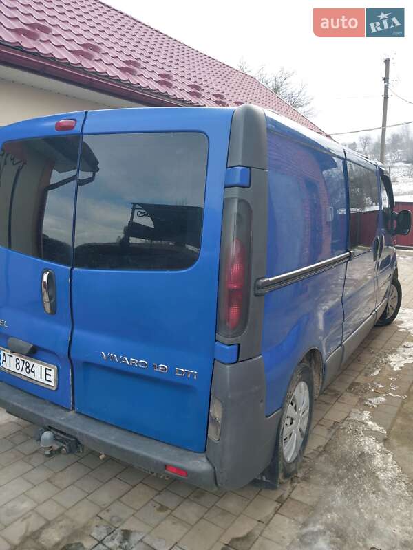 Вантажний фургон Opel Vivaro 2002 в Іллінцях