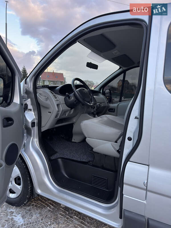 Минивэн Opel Vivaro 2012 в Луцке фото 36 Минивэн Opel Vivaro 2012 в Луцке