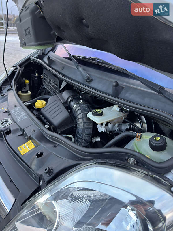 Минивэн Opel Vivaro 2012 в Луцке фото 75 Минивэн Opel Vivaro 2012 в Луцке