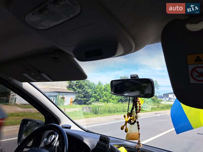 Мінівен Opel Vivaro 2015 в Львові фото 11 Мінівен Opel Vivaro 2015 в Львові