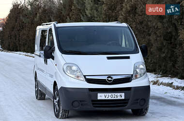 Грузопассажирский фургон Opel Vivaro 2014 в Ровно
