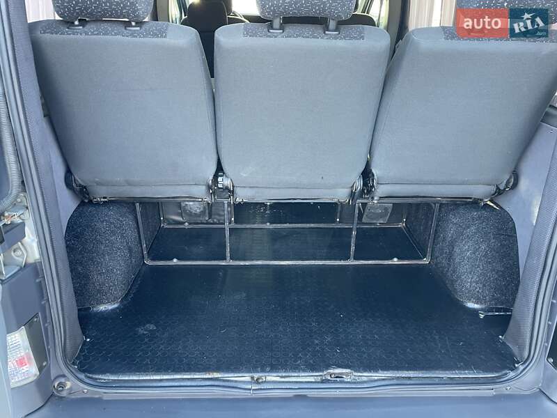 Мінівен Opel Vivaro 2005 в Рівному фото 16 Мінівен Opel Vivaro 2005 в Рівному