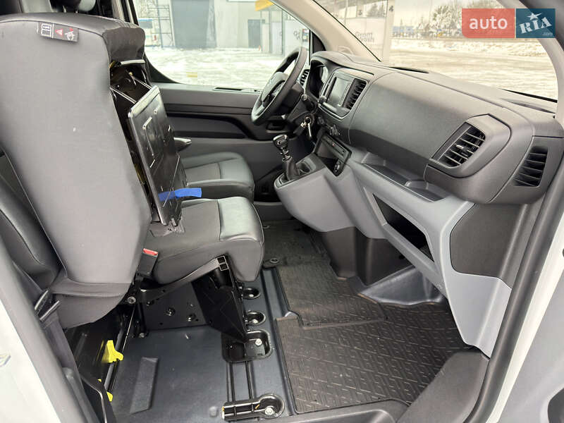 Вантажний фургон Opel Vivaro 2020 в Радивиліві