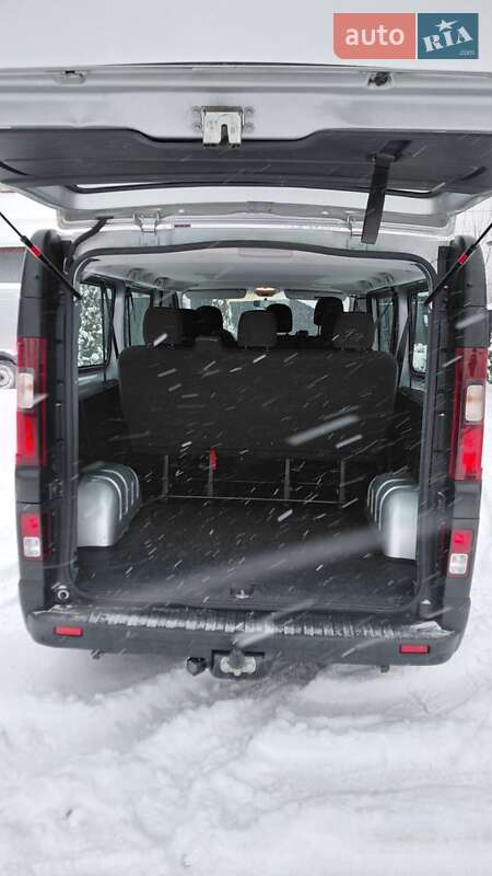 Мінівен Opel Vivaro 2019 в Долині